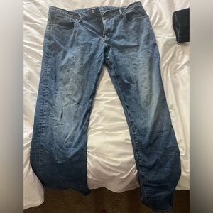 Gap Men’s Althetic cut Jean.